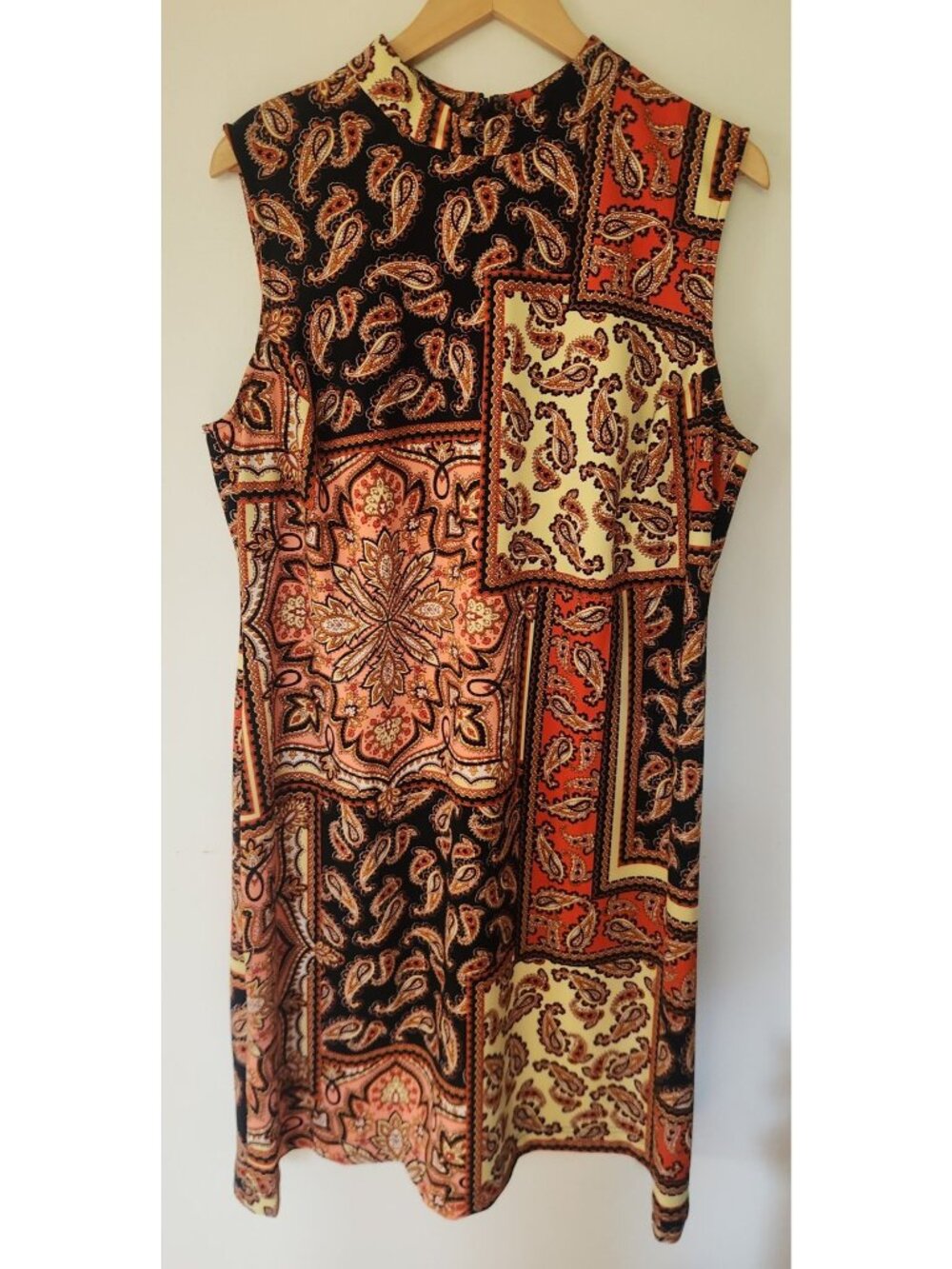 Sharagano Women's Sz. 16W Paisley Red, Gold, & Black Sleeveless Dress
